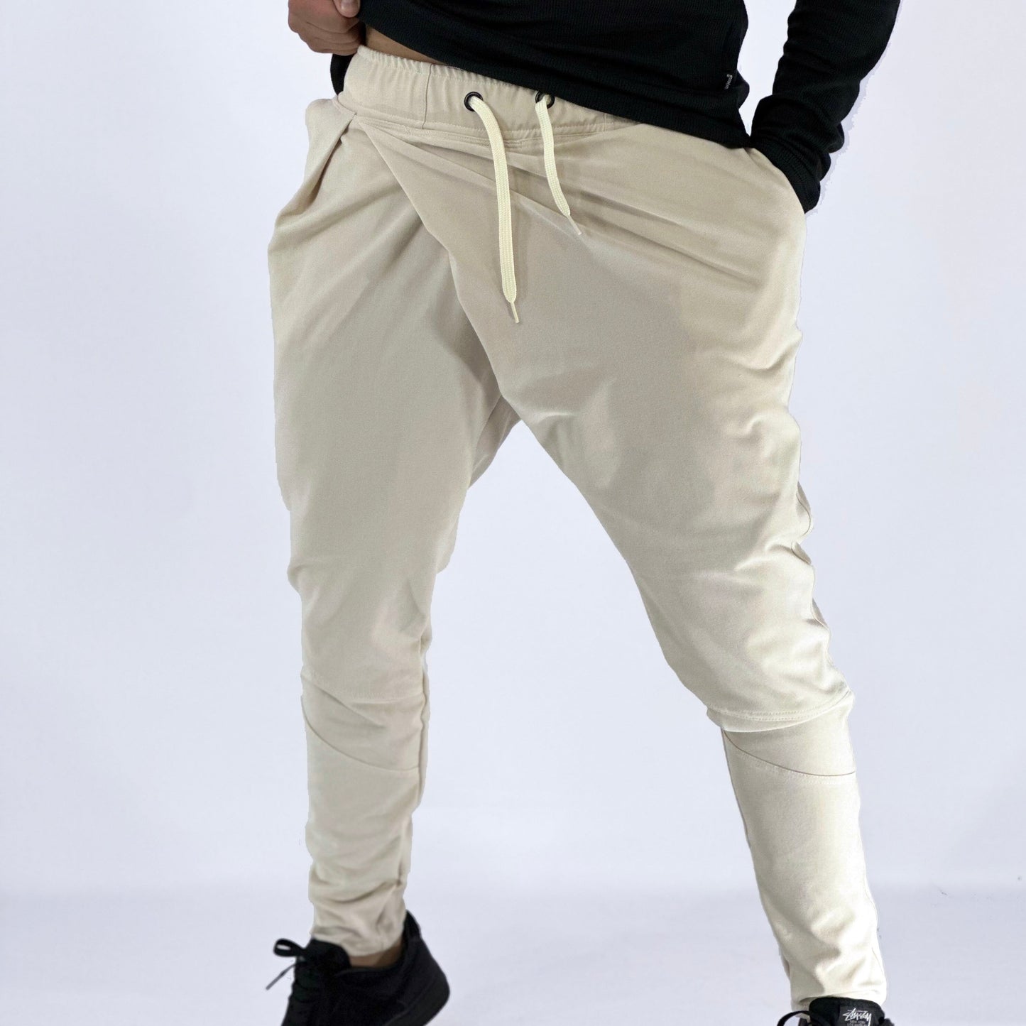 Jogger Tokio Marfil.