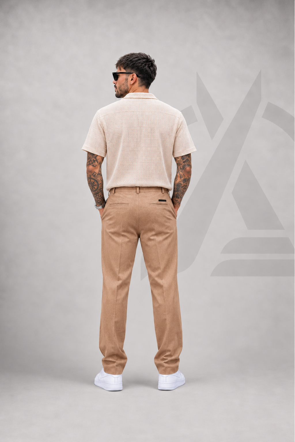 PANTALON EN LINO - CON PRETINA Y PRENSES
