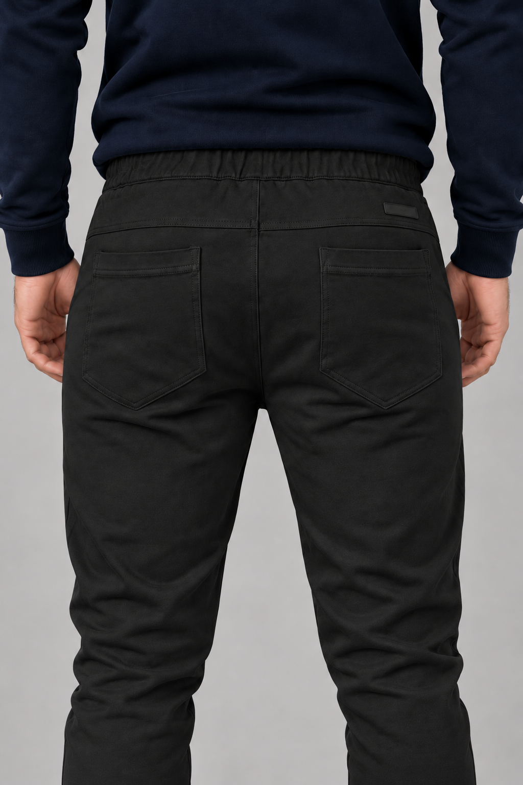 JOGGER EN BURDA - NEGRO