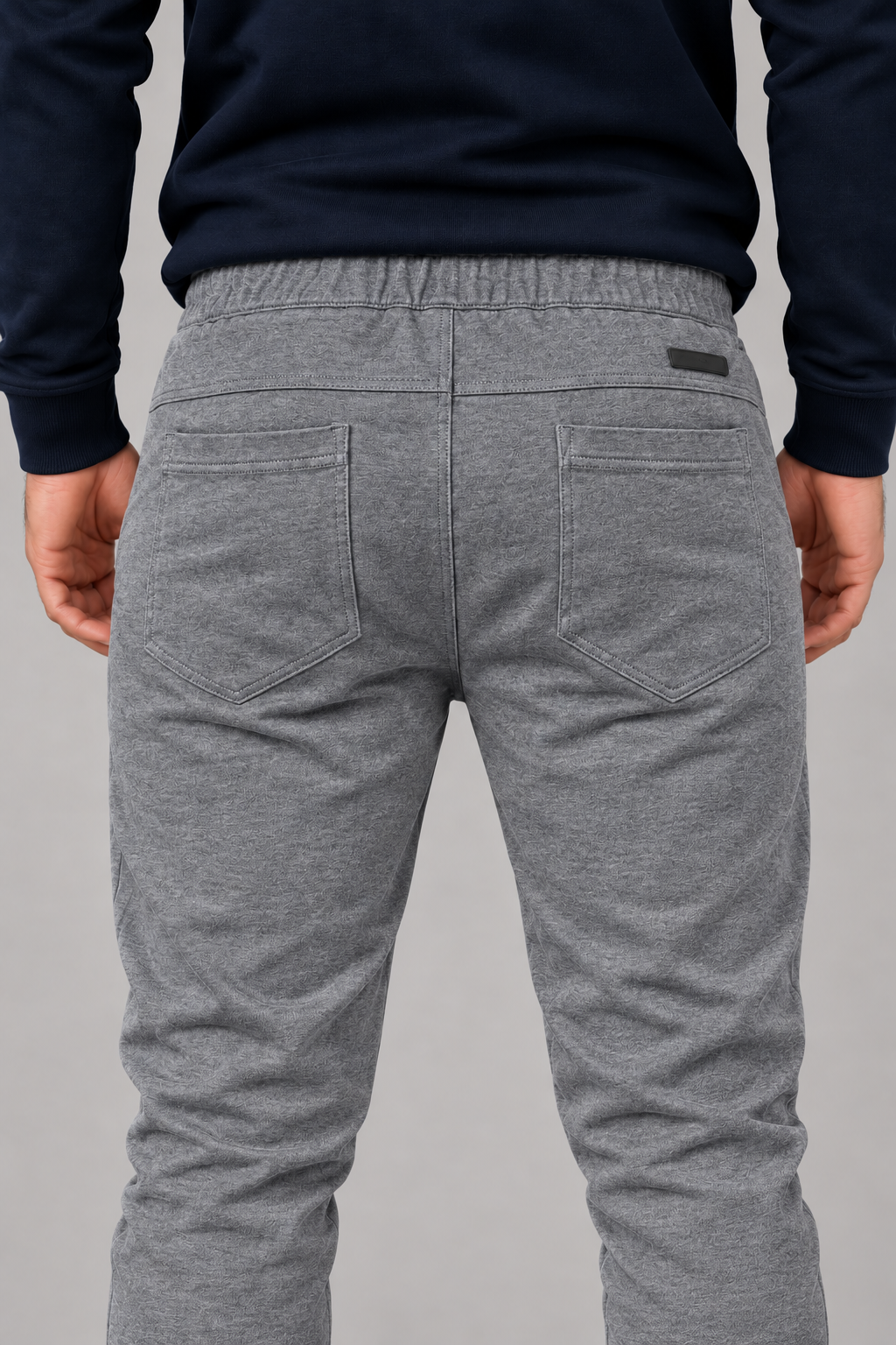 JOGGER EN BURDA BASICO GRIS OCURO
