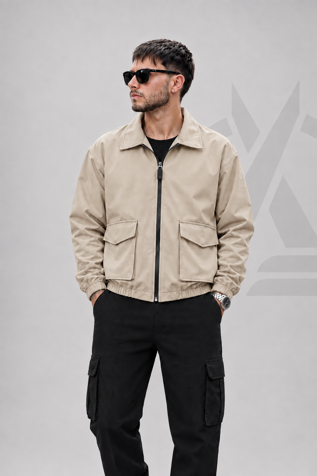 CHAQUETA CON CUELLO Y BOLSILLOS